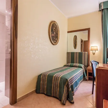 Raeli Lazio Hotel 3*